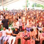 कस्बा दौराला में Sangeet Singh Som द्वारा आयोजित भारत रत्न एवं पूर्व प्रधानमंत्री Chaudhary Charan Singh जी की पुण्यतिथि कार्यक्रम में सरधना विधानसभा क्षेत्र से पहुंचे हजारों क्षेत्रवासियों को चौधरी साहब की तस्वीर सप्रेम भेंट की गई।